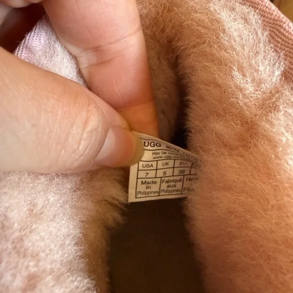Pink Ugg boots - Picture 7 of 11